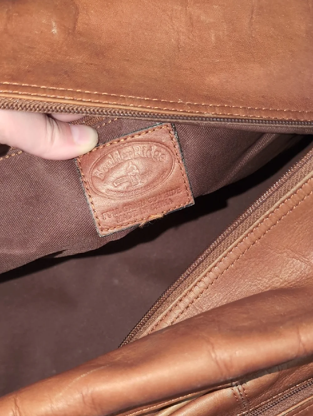 Brown Leather Weekender Bag Many Pockets & Heavy Duty Comfort Arm Strap